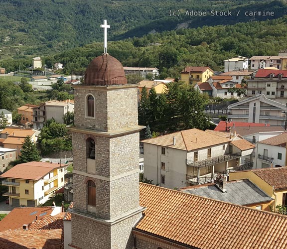 Castelsaraceno-Kirchturm