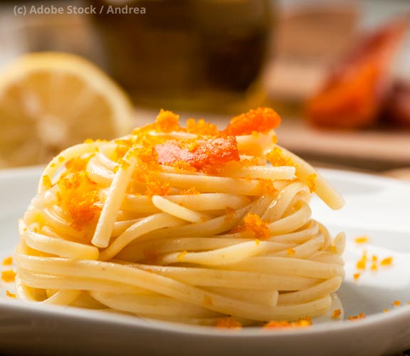 Spaghetti mit Bottarga-mit-Tomaten-und-Thunfisch