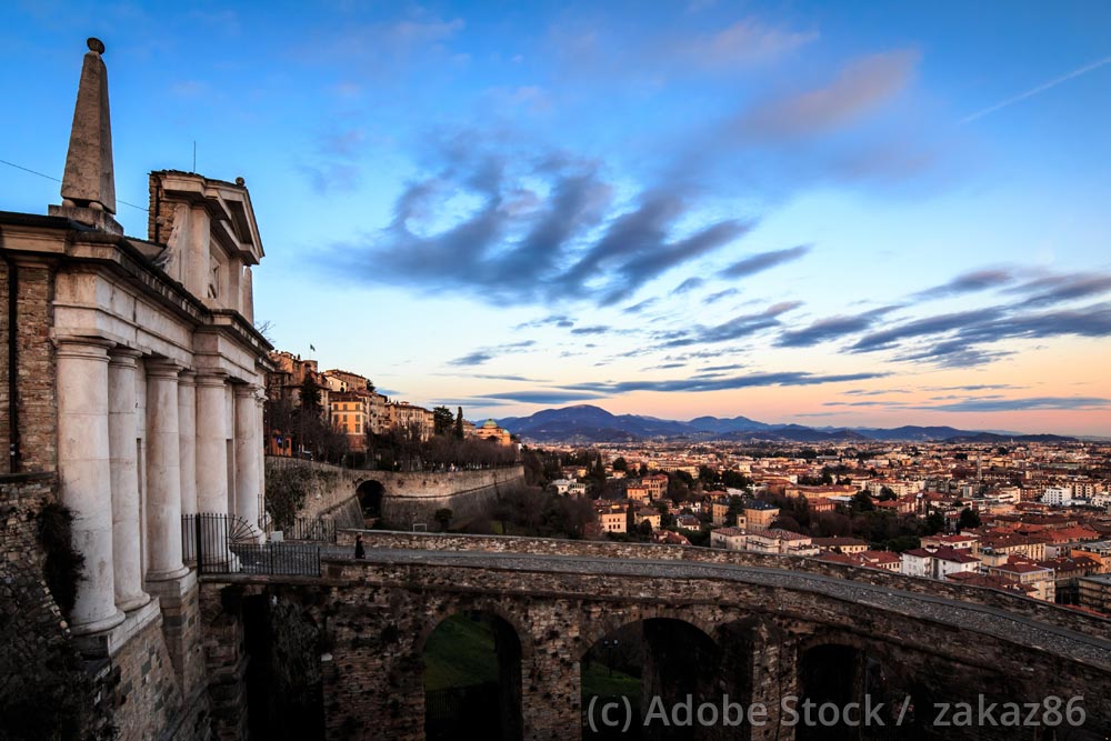 Stadtmauer-Stadttor-Bergamo