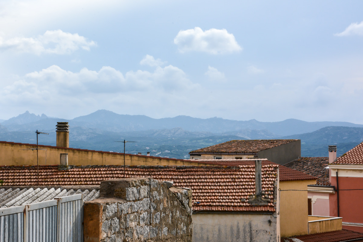 Dächer-Arzachena Blick-über-Dächer-Arzachena