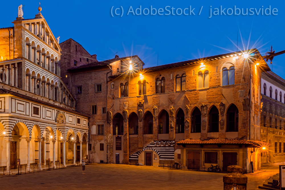 Pistoia-Palazzo-am-Abend