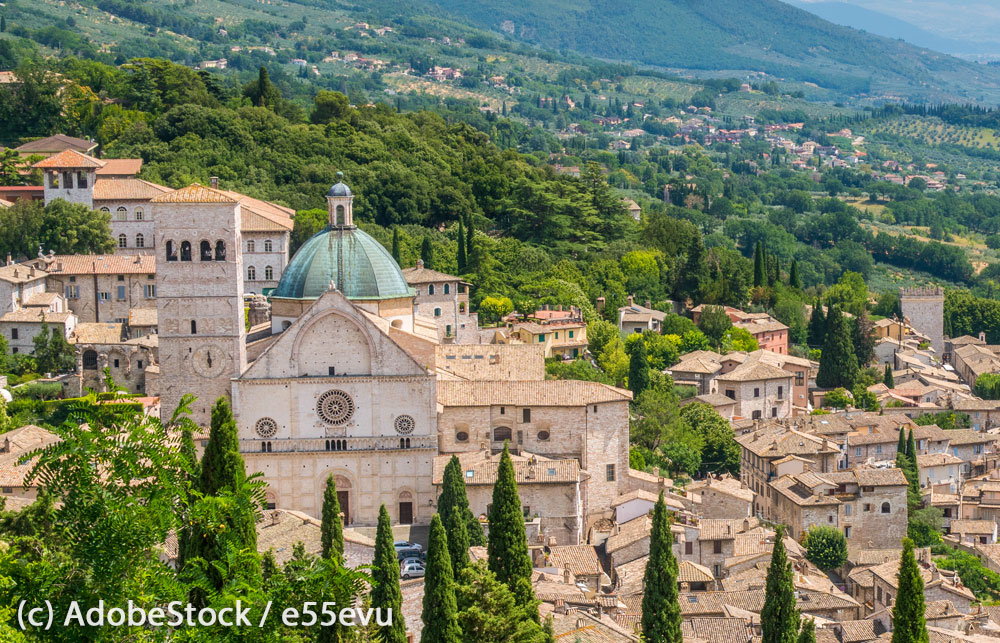 Assisi-Kathedrale-San-Rufino Kathedrale-San-Rufino-von-Assisi-von-oben