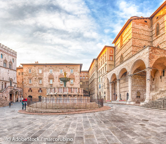 Perugia Perugia-statue-vor-dom