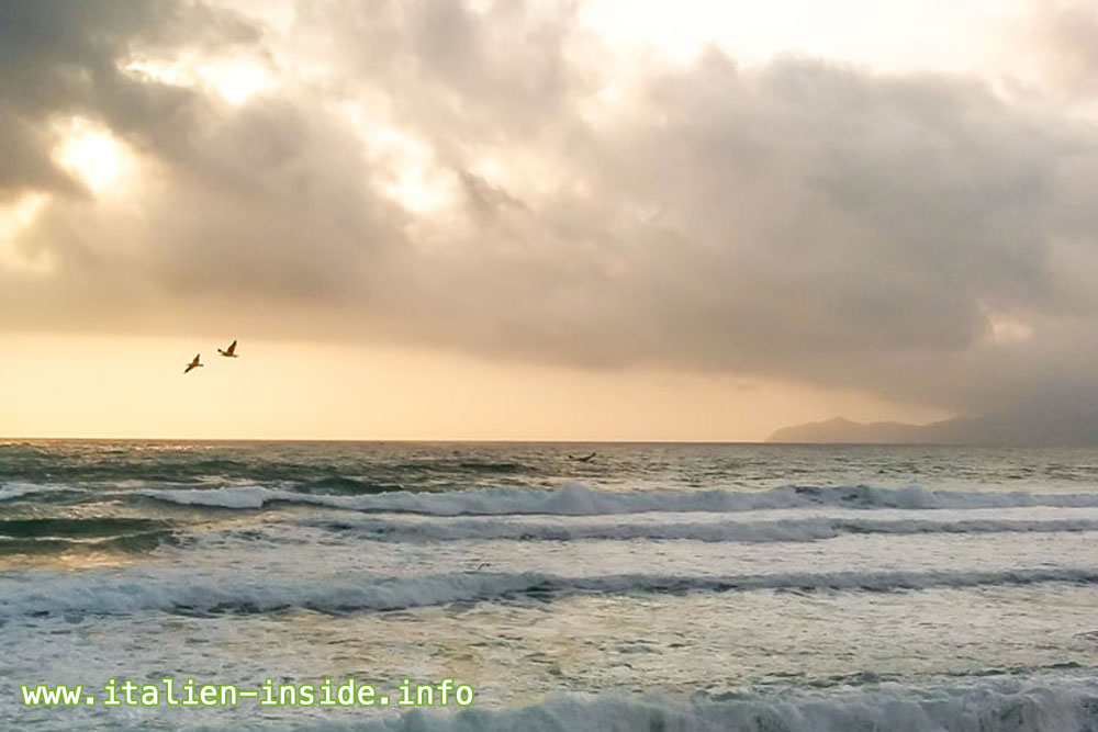 Klima-Italien Meer-mit-Wolken