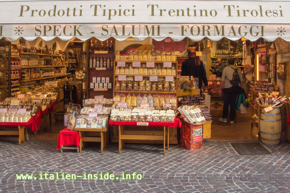 Levico-Terme-Shopping Levico-Terme-Ladengeschäft