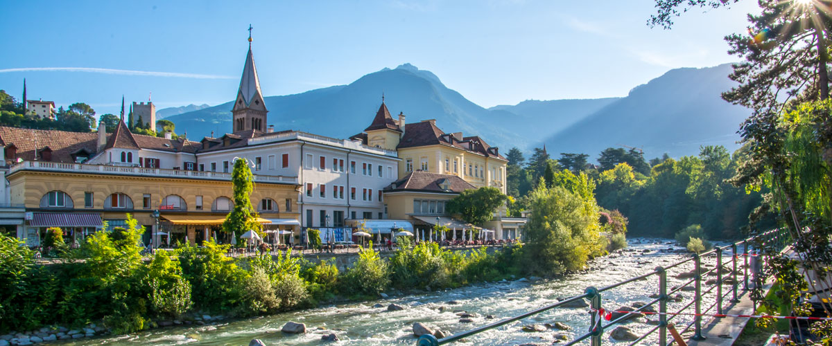 Meran-Blick-ueber-Fluss