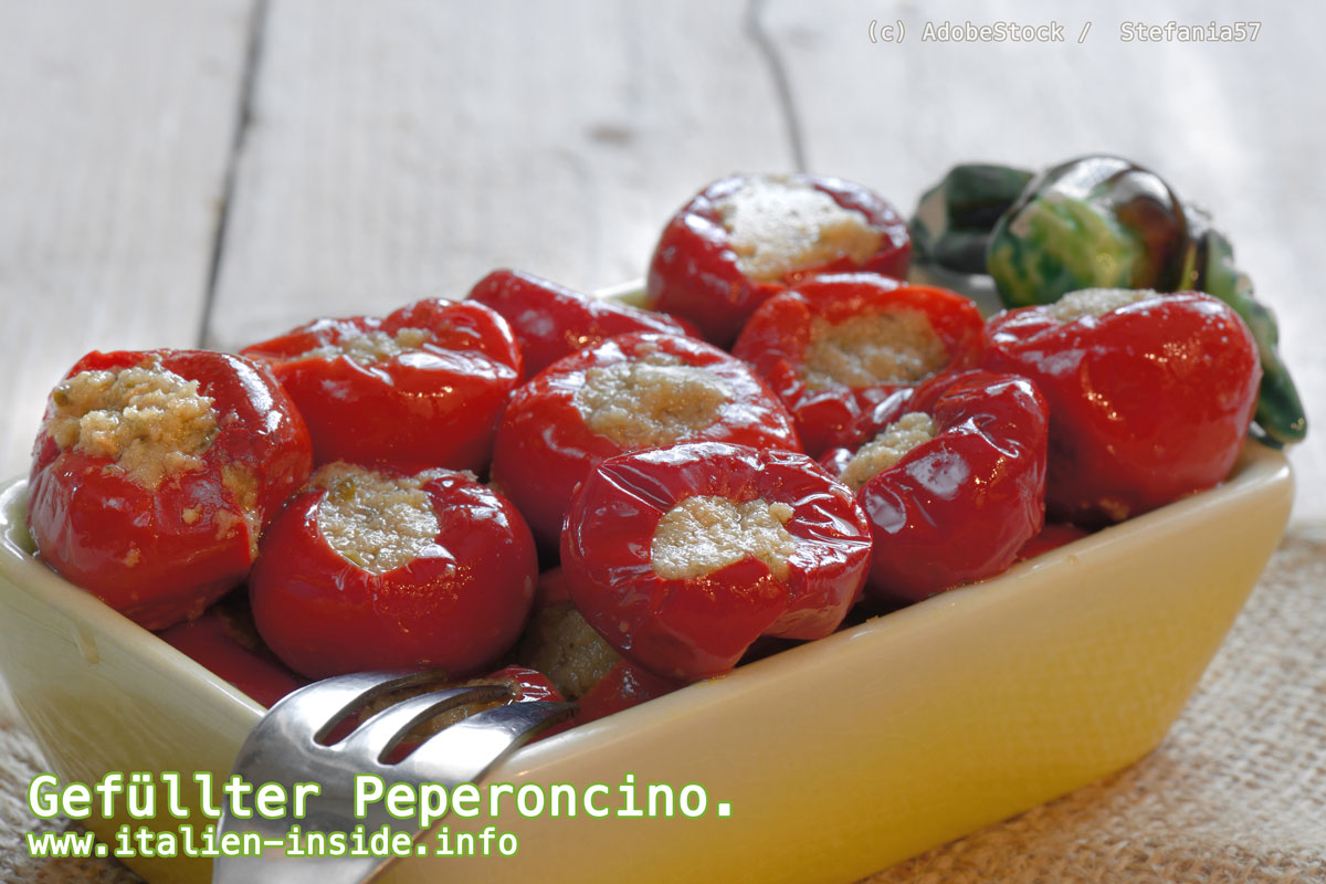 Spezialitaeten-Kalabrien-Peperoncini-Gefuellt Spezialitaeten-Kalabrien-Basilikata-Peperoncini-Gefuellt