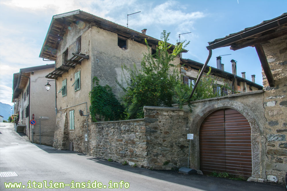 tenna-strasse-mit-haus