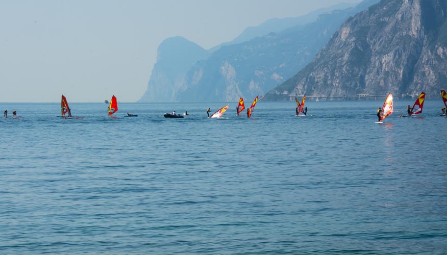 Surfer-vor-Torbole Surfer-vor-Torbole