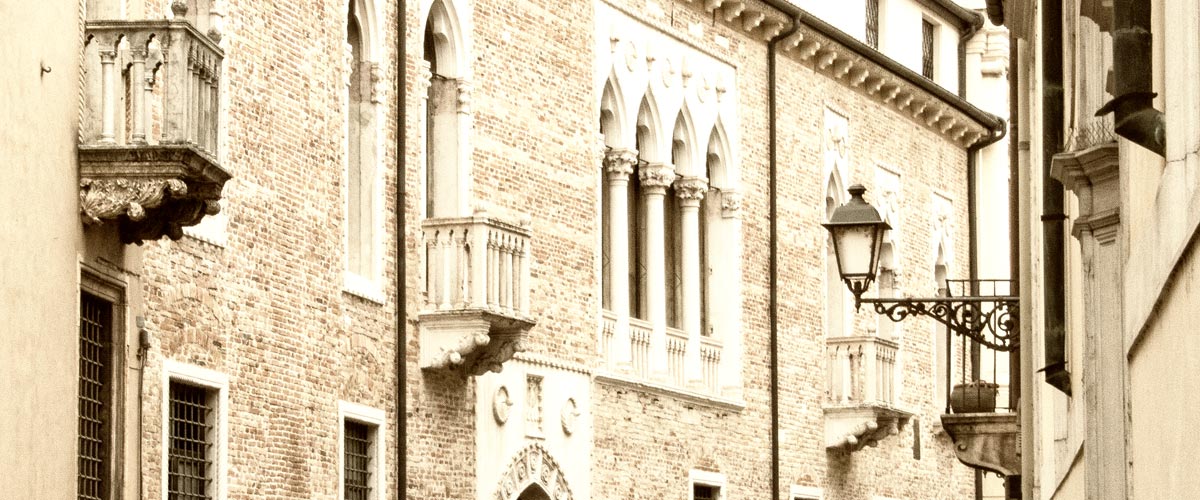 Venetien-Venezianisches-Fenster Venetien-Venezianisches-Fenster
